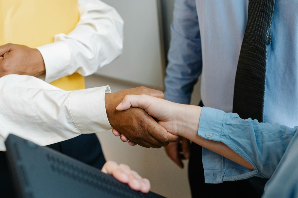 Connecting the Dots: How the Right Implementation Partner Drives Successful EMR Adoption